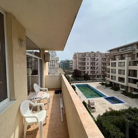 Sunny 2 Bedroom