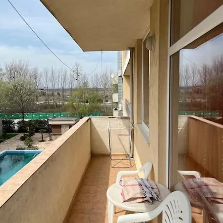 Sunny 2 Bedroom Διαμέρισμα
