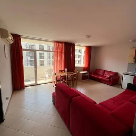 Sunny 2 Bedroom Apartment *
